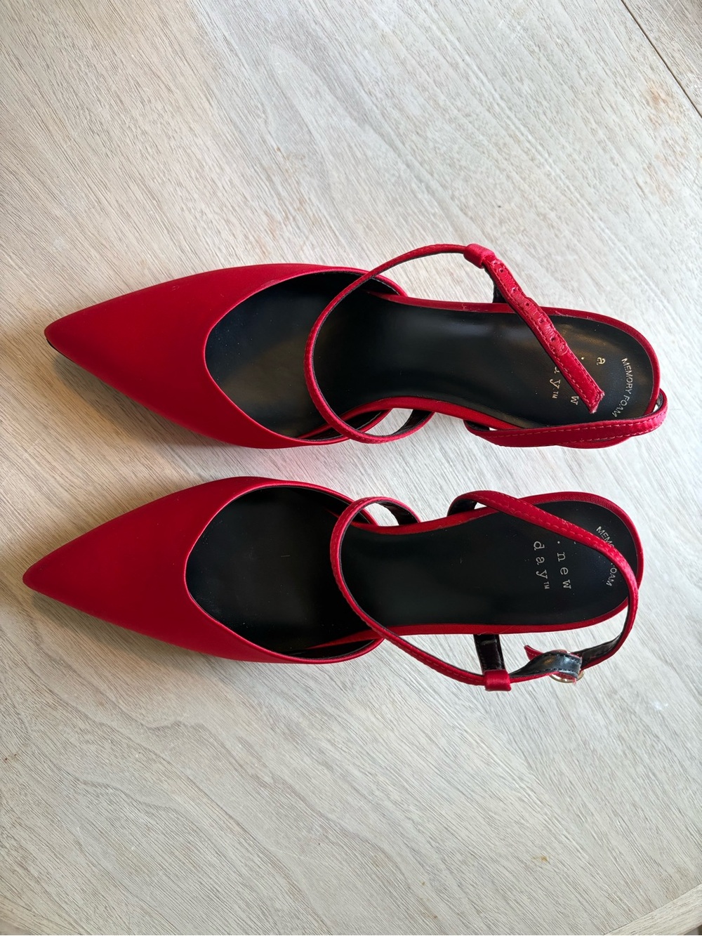 A New Day Red Satin Pointed Toe Heels - Picture 4 of 9